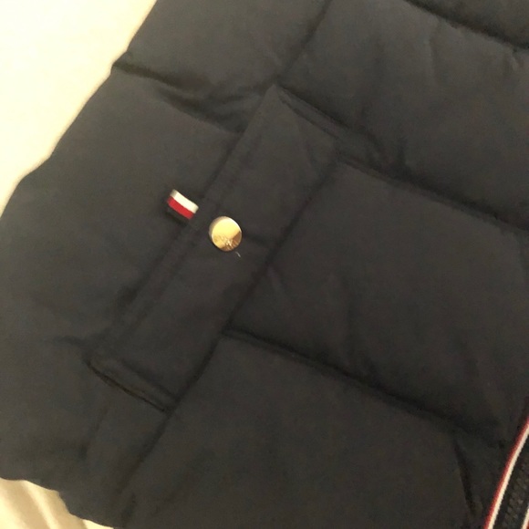 Tommy Hilfiger Navy Puffer Vest - Picture 8 of 8
